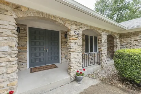 69 E Maple Drive Franklin IN 46131