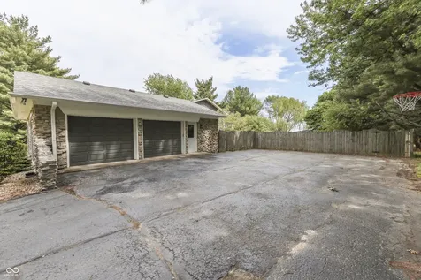 69 E Maple Drive Franklin IN 46131