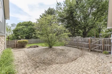 69 E Maple Drive Franklin IN 46131