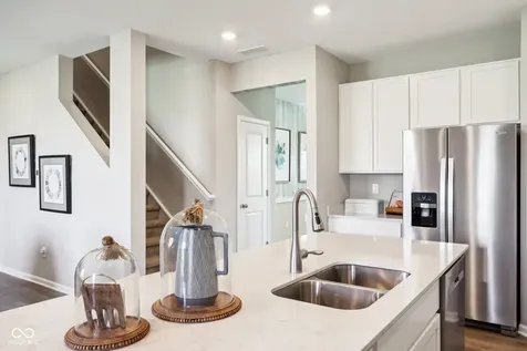 6818 Levant Lane Indianapolis IN 46221