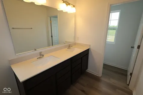 2317 Bear Oak Run Shelbyville IN 46176