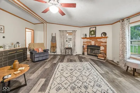 1540 E 900 N Crawfordsville IN 47933