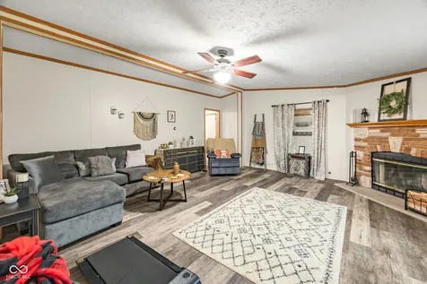 1540 E 900 N Crawfordsville IN 47933