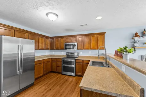 15556 Old Pond Circle Noblesville IN 46060
