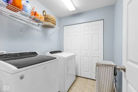 15556 Old Pond Circle Noblesville IN 46060