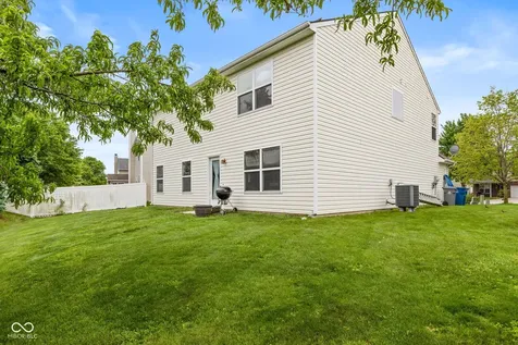 15556 Old Pond Circle Noblesville IN 46060