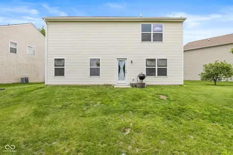 15556 Old Pond Circle Noblesville IN 46060