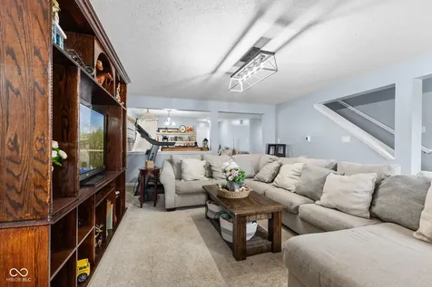 15556 Old Pond Circle Noblesville IN 46060
