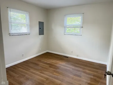 208 N 5th Avenue Beech Grove IN 46107
