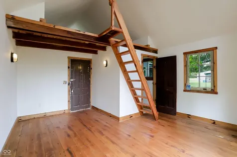 7070 S 650 W Columbus IN 47201