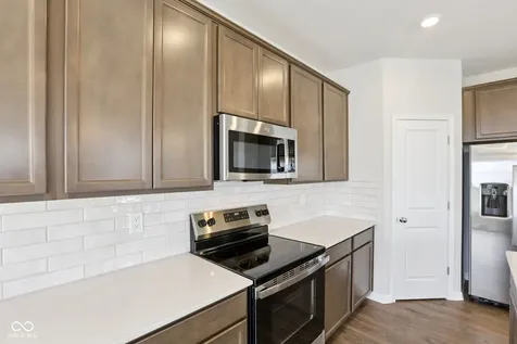 15989 Tharp Woods Drive Fishers IN 46037