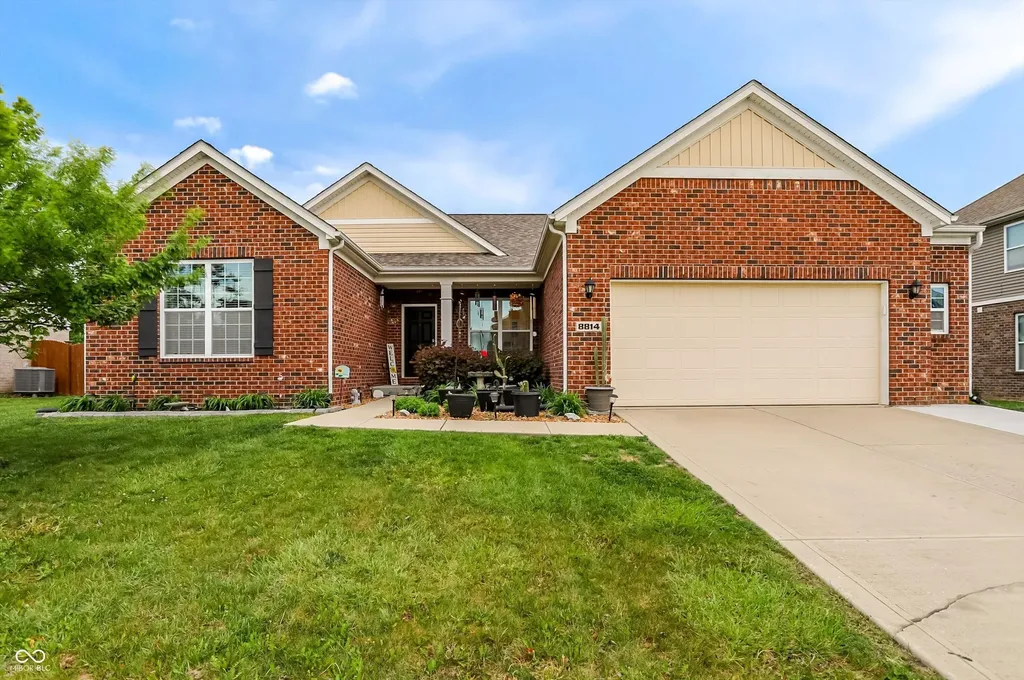 8814 New Heritage Court Indianapolis IN 46239