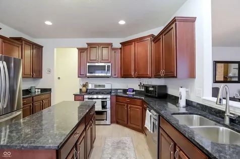 8814 New Heritage Court Indianapolis IN 46239