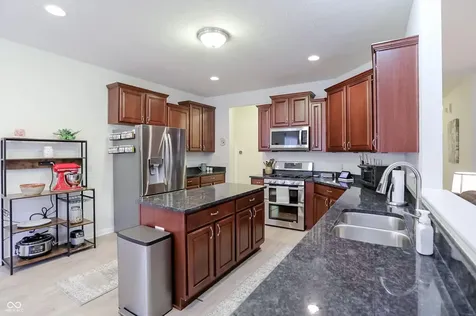 8814 New Heritage Court Indianapolis IN 46239