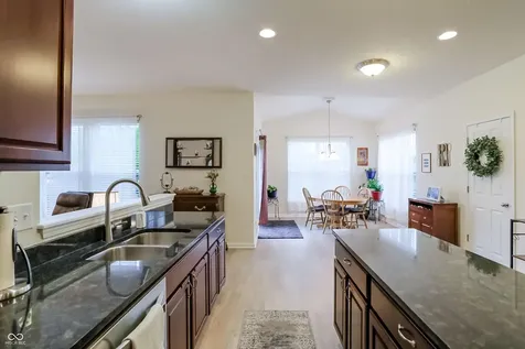 8814 New Heritage Court Indianapolis IN 46239