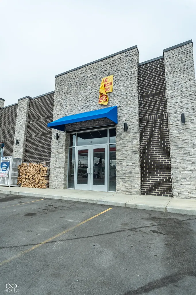 2020 Broadway Street Anderson IN 46012