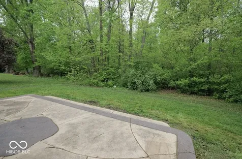 8402 Ligonier Drive Indianapolis IN 46113