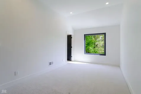 1255 W 161st Street Westfield IN 46074