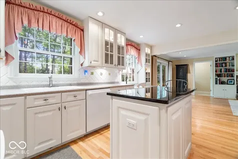 1609 Guildhall Court Indianapolis IN 46260