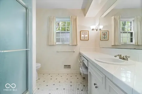 1609 Guildhall Court Indianapolis IN 46260