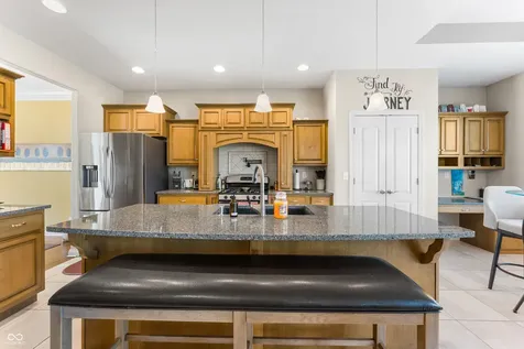 1735 Brookfield Drive Columbus IN 47201