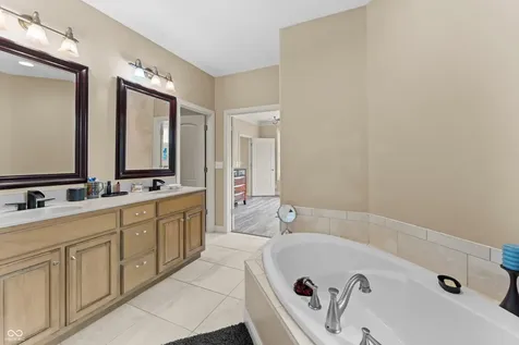 1735 Brookfield Drive Columbus IN 47201