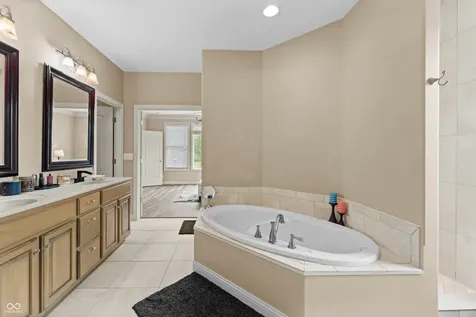1735 Brookfield Drive Columbus IN 47201