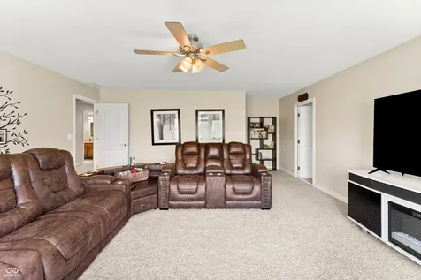 1735 Brookfield Drive Columbus IN 47201