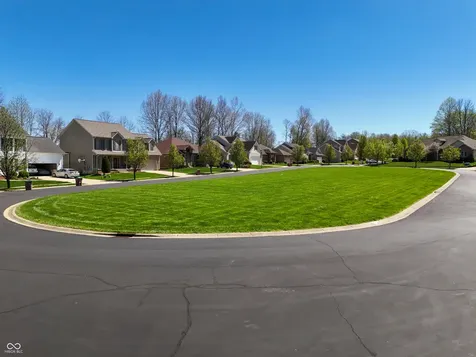 1735 Brookfield Drive Columbus IN 47201