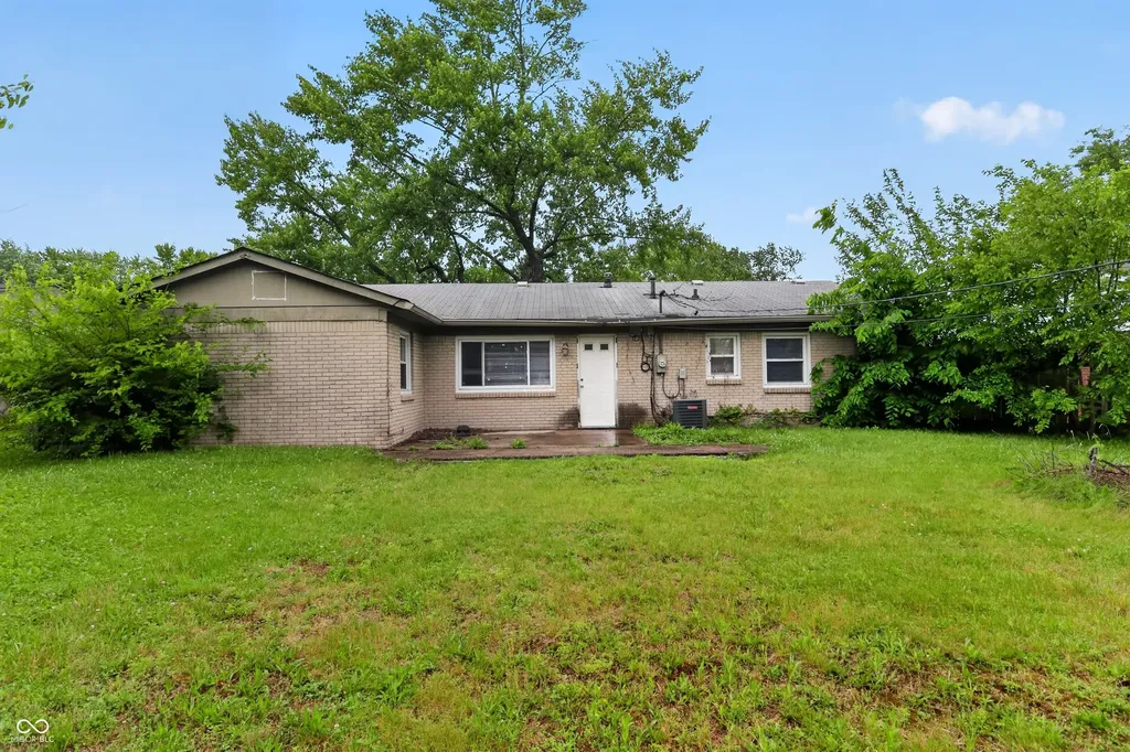 10025 Catalina Drive Indianapolis IN 46235