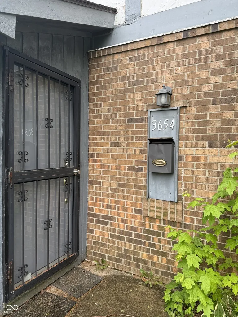 3654 N Newgate Lane Indianapolis IN 46235