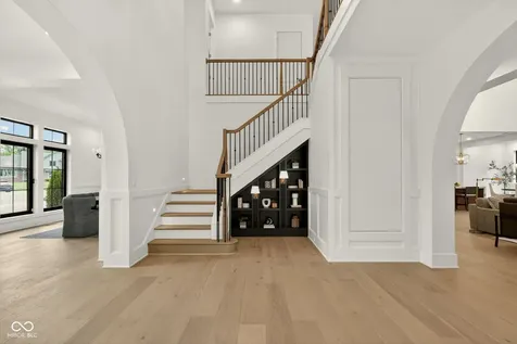 9214 Bluestone Circle Indianapolis IN 46236