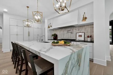 9214 Bluestone Circle Indianapolis IN 46236