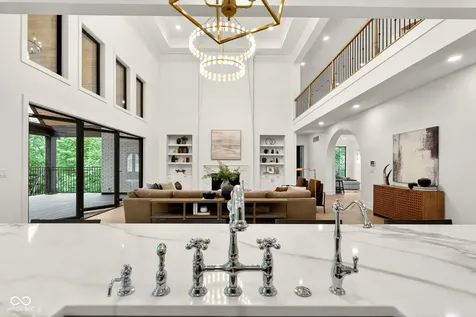 9214 Bluestone Circle Indianapolis IN 46236