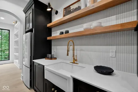 9214 Bluestone Circle Indianapolis IN 46236