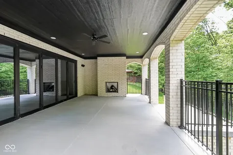 9214 Bluestone Circle Indianapolis IN 46236