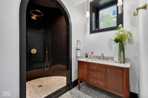 9214 Bluestone Circle Indianapolis IN 46236