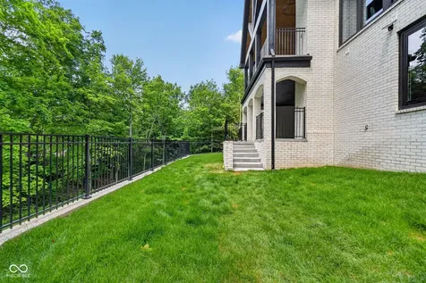 9214 Bluestone Circle Indianapolis IN 46236