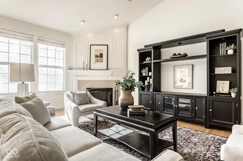 8977 Stonewick Way Zionsville IN 46077