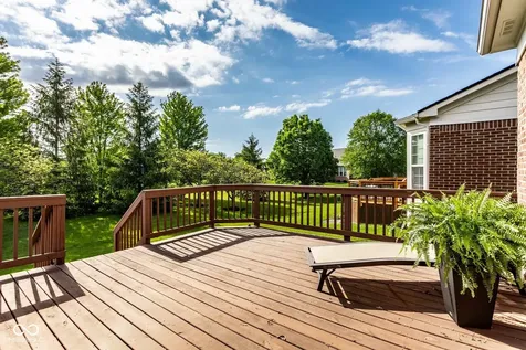 8977 Stonewick Way Zionsville IN 46077