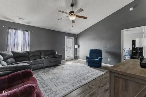 2227 Rolling Hill Court Columbus IN 47201