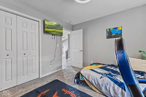 2227 Rolling Hill Court Columbus IN 47201