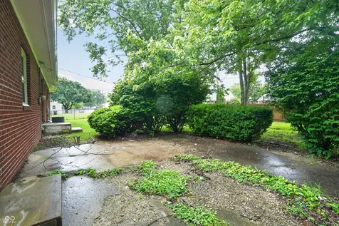 430 N Post Road Indianapolis IN 46219