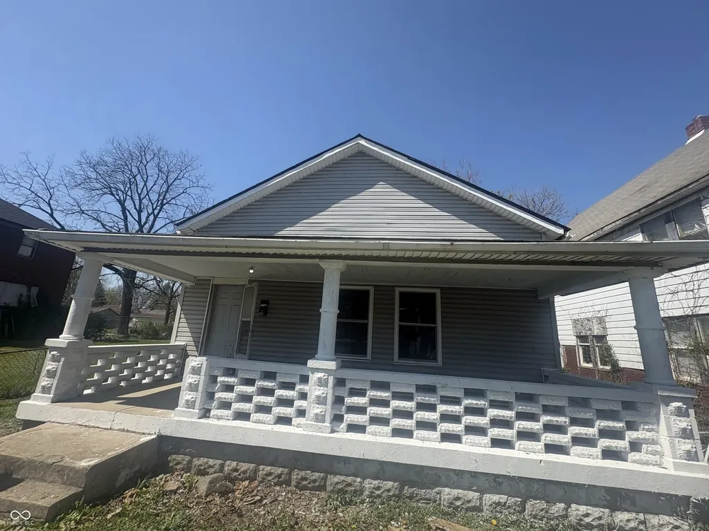 2826 Station Street Indianapolis IN 46218