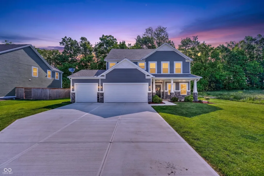 48 Manchester Drive Trafalgar IN 46181