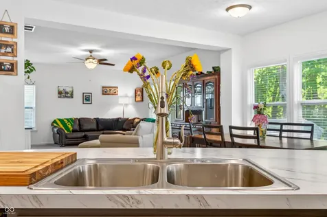 48 Manchester Drive Trafalgar IN 46181