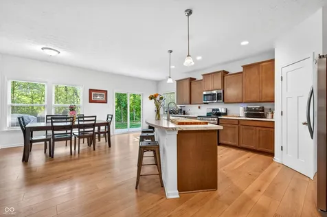 48 Manchester Drive Trafalgar IN 46181