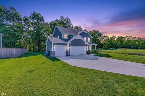 48 Manchester Drive Trafalgar IN 46181