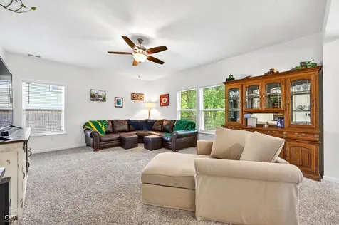 48 Manchester Drive Trafalgar IN 46181
