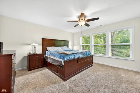 48 Manchester Drive Trafalgar IN 46181
